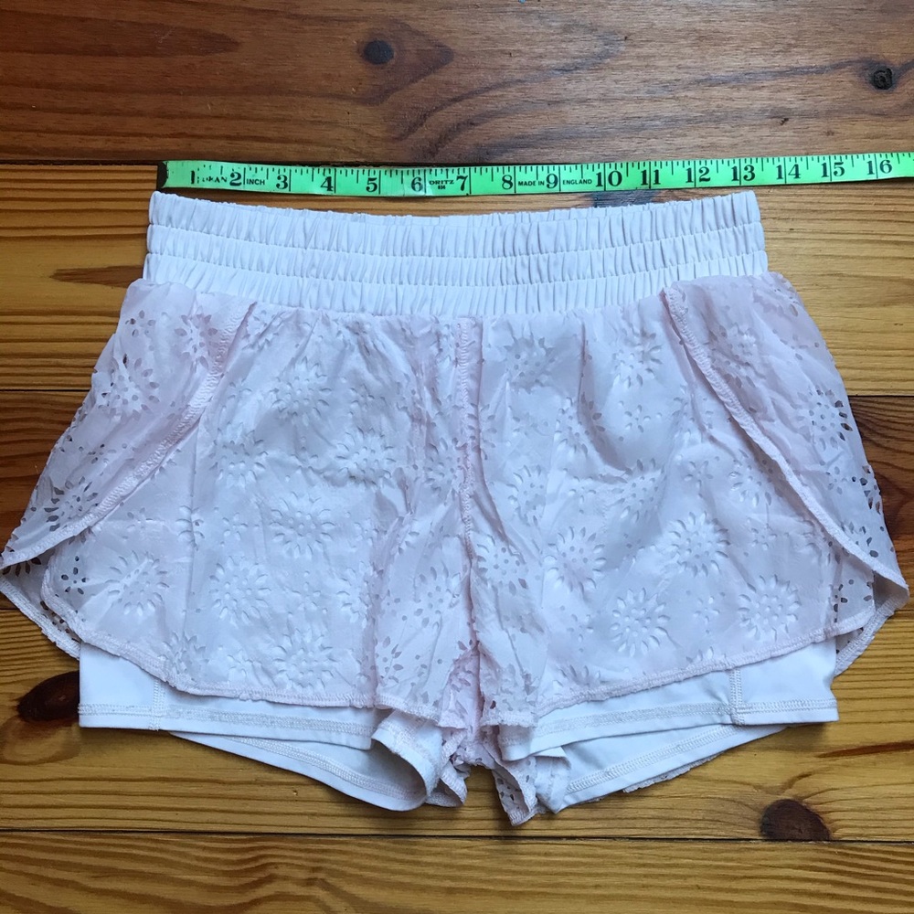 Aerie Pale Pink Cut Out Exercise Shorts, EUC, M - Picture 9 of 13
